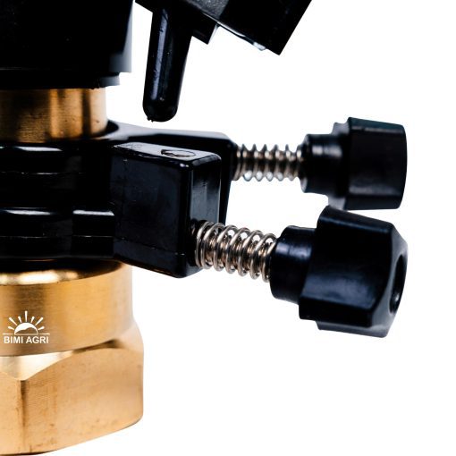 Béc cánh đập chân ren bằng đồng kích cỡ 48 MM, bán kính tưới 25-30 mét, kết nối với chân ren ngoài PVC cỡ 48MM