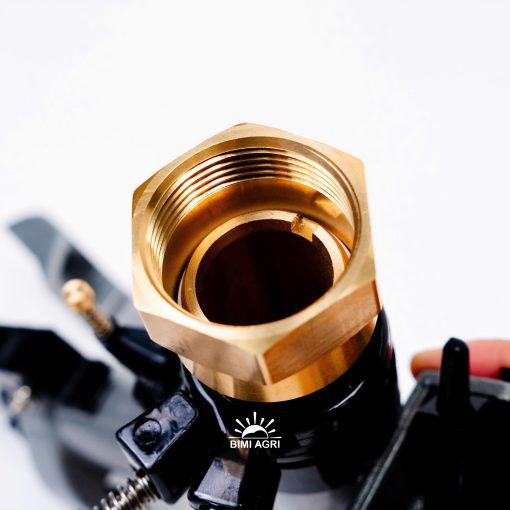 Béc cánh đập chân ren bằng đồng kích cỡ 48 MM, bán kính tưới 25-30 mét, kết nối với chân ren ngoài PVC cỡ 48MM