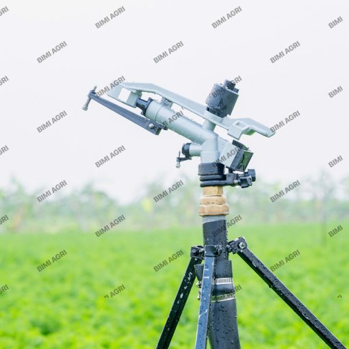 Béc cánh đập chân ren bằng đồng kích cỡ 48 MM, bán kính tưới 25-30 mét, kết nối với chân ren ngoài PVC cỡ 48MM