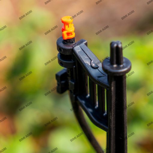Dòng béc bọ hay còn gọi là béc mini tưới gốc với lưu lượng 40-50L/H, bán kính tưới 50-60 cm