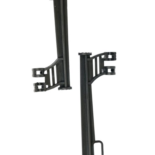 a sprinkler spraying waterCây cắm béc với các kích thước 21cm, 33 cm, 50cm . Chất liệu nhựa dày dặn chống tia UV, không bị giòn bởi thời tiết nắng nóng